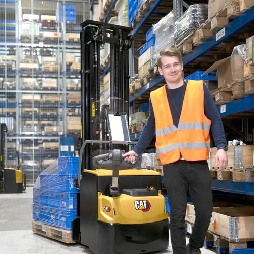 Электрический штабелер - NSP series - Cat Lift Trucks - с платформой для оператора / с сопровождающим оператором / 24 В