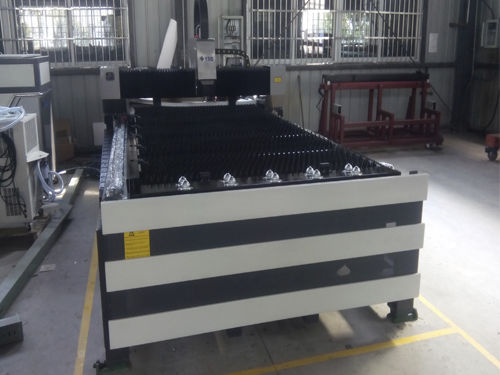 Станок для резки волоконный лазер - YSD CF3015-500 - Hubei Tri-Ring Metal-Forming Equipment Co., Ltd. - для металла / для листа / для плотной толи