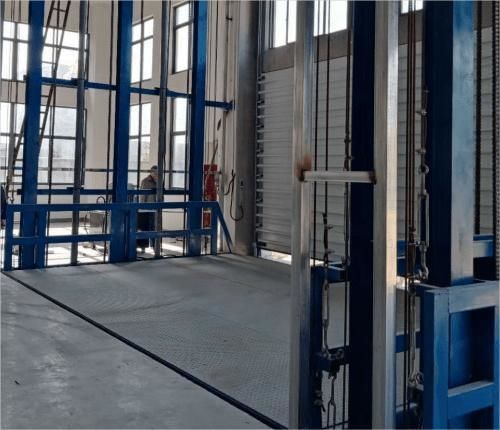 Гидравлический грузовой подъемник - Jinan Gradin Machinery Co., Ltd. - для промышленности / для складов / с платформой