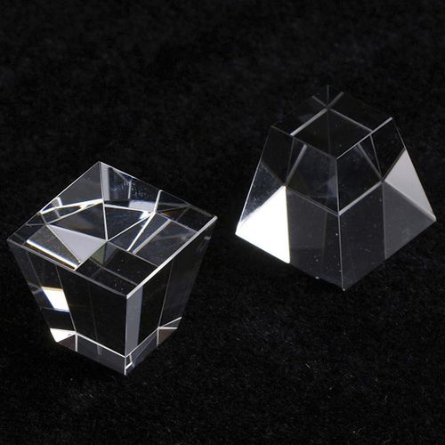 Призма из сапфира - CreatorOptics - с прямым углом / ретроотражающая / по индивидуальному заказу