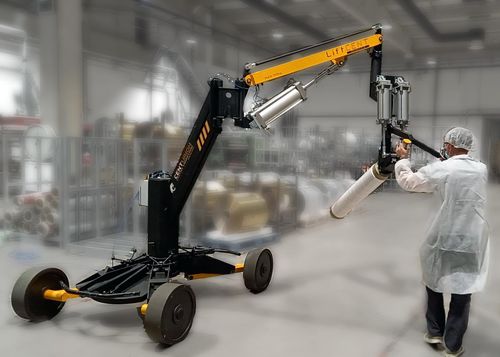 Шарнирный подъемный манипулятор - LiftCENT M - Centurion - пневматический / с захватом / для погрузно-разгрузочных работ