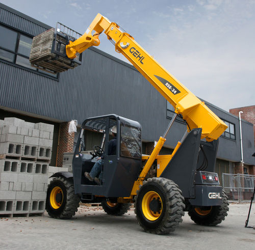 Телескопический вилочный погрузчик - 6 000 lbs (2 722 kg), 34' 3" (10.4 m) | RS6-34 - Gehl
