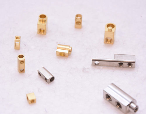 Электрический соединитель для источника электропитания - Paani Precision Products LLP - тип В / низкопрофильный / герметичный