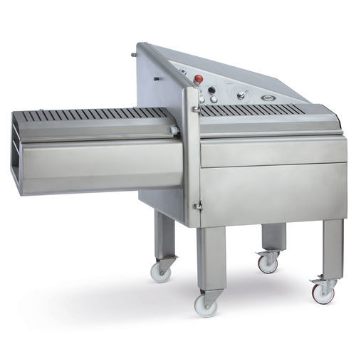 Машина для нарезки мяса - ABM 700 - ABM company S.r.l. - автоматическая / гильотинного типа / напольная