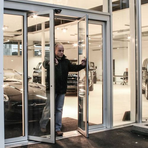 Раздвижной ворота - Escape routes - Gilgen Door Systems AG - из стекла / для наружного использования / автоматический