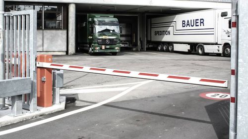 Барьер доступа - G-620-S - Gilgen Door Systems AG - поднимающийся / для транспортных средств / шарнирный