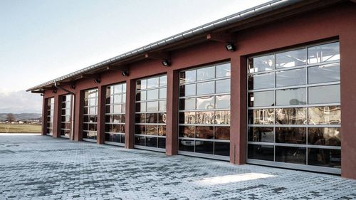 Секционный ворота - Gilgen Door Systems AG - промышленный / для использования в помещениях / автоматический
