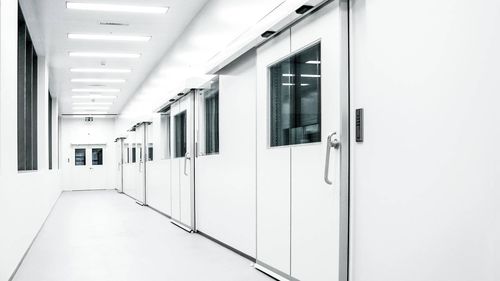 Раздвижной ворота - Gilgen Door Systems AG - для использования в помещениях / автоматический / с герметичным закрытием