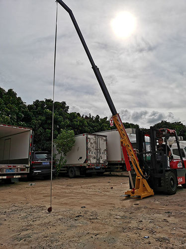 Телескопический поворотный кран - Shenzhen Liwumei Industrial Equipment Co.,Ltd. - для вилочного погрузчика / для подъема / с ручным управлением