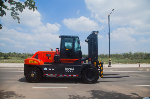 Дизельный вилочный погрузчик - HNF160 - Fujian Huanan Heavy Industry Machinery Manufacturing Co.,Ltd. - с местом для сидения водителя / 4-колесный / с противовесом