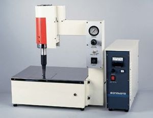 Швейная машина цепной стежок - SeamMaster® 10 - Sonobond Ultrasonics - с одной иглой / с одним проводом / для рисунков