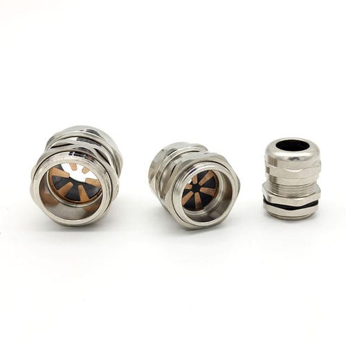 Кабельная втулка с экранированием CEM - JX-D.G series - YUEQING JIXIANG CONNECTOR CO., LTD - из никелевой латуни / IP68 / резьбовая