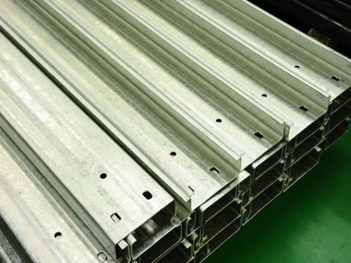 Изогнутая оцинкованная сталь - Shandong Wiskind Steel Building Stock Co., Ltd. - с высоким сопротивлением