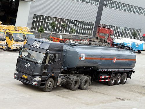 Полуприцеп цистерна - CLW9400GHYC - CLW GROUP - для промышленного оборудования / для транспортировки опасных продуктов / трехосный