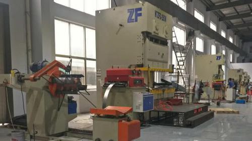 Профильный каландр для дорожных ограждений - WUXI LINBAY MACHINERY CO.,LTD - неподвижного типа / пробивка отверстий