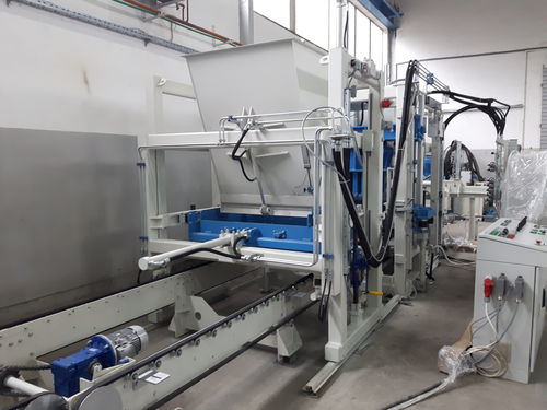 Машина для производства блоков из бетона - SUMAB R-500 - Scandinavian UK Machines AB
