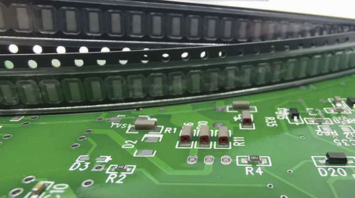 Уплотнитель заземления - Doubleshield Pad - Schlegel Electronic Materials - из силиконового каучука / с прямоугольным сечением / экранирования ЭМИ