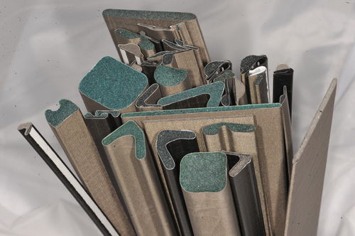 Уплотнитель с проводящей тканью на пенопласте - Schlegel Electronic Materials - плоский / из латуни / медь