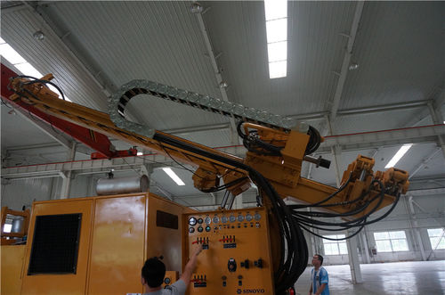 Буровая установка для скважин - SNR300C - SINOVO HEAVY INDUSTRY CO., LTD. - гусеничная / поворотная / с обратной циркуляцией