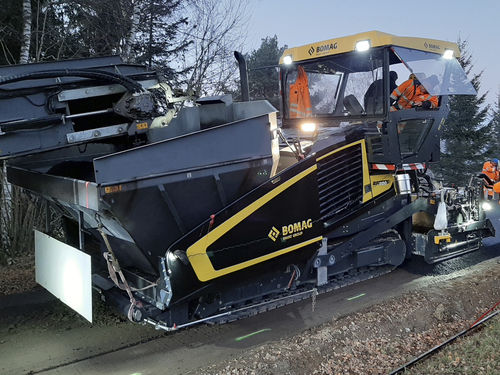 Асфальтоукладчик асфальта - BF 800 C-3  - BOMAG - гусеничный / машина / для строительных работ