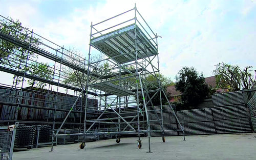 Переносная вышка-тура - UNISCAFF  - OZLER FORMWORK AND SCAFFOLDING SYSTEMS - для фасада / модульная