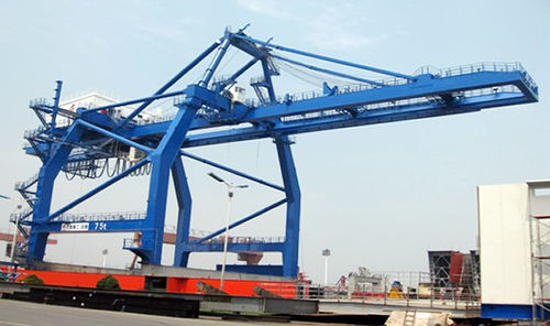 Мобильный башенный кран - DALIAN HUARUI HEAVY INDUSTRY GROUP CO.,LTD. - со стрелой / для использования на морских судах / для разгрузочно-погрузочных работ