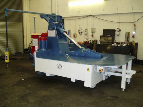 Упаковочный пресс для металлов - McIntyre Mantis - JMC Recycling Systems Ltd - для металлолома / вертикальный / с боковой загрузкой