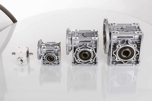 Червячный редуктор - NM series - ELRA Antriebstechnik Vertriebs Ges.m.b.H - ортогональный / с полым валом / 10-20 Nm