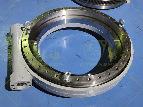 Поворотный привод с опорно-поворотным устройством - SE-II-O-32 - Unique Transmission Equipment(Luoyang)Co., LTD - одиночный / со шнеком