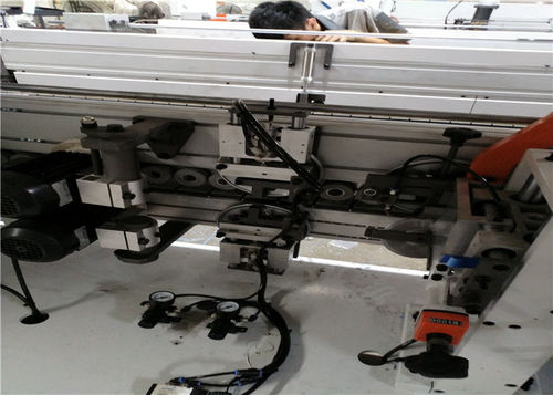 Автоматический кромкооблицовочный станок - UT620E - Nanjing Unitec Technology Co.,LTD - для дерева