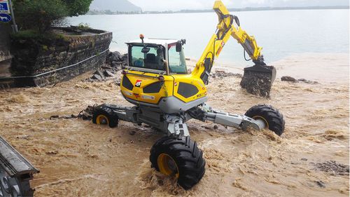 Промежуточный экскаватор - M320/325 - Menzimuck - на колесах / дизельный / типа паук