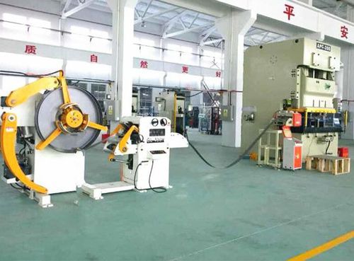 Линия питания для лент для процесса тонкой резки - Shenzhen Sunrui Machinery Co., Ltd. - для автомобилестроения / большой толщины / с выпрямителем
