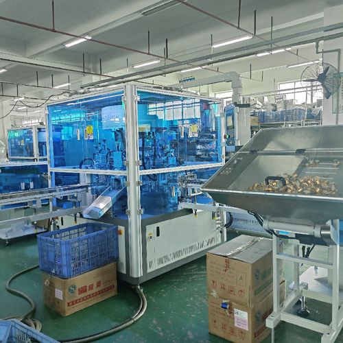 Ротационная укупорочная завинчивающая машина - SZZ-109 - Shenzhen xinzhong plastic - пневматическая / завинчиваемая / с несколькими головками