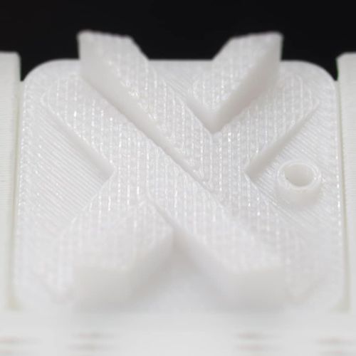 Печать 3D для пластмасс - Xometry Europe - DLS / для электронной промышленности / для автомобилестроения