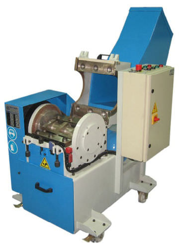 Дробилка для цемента - IM TYP 25/30 - inan plastics machinery - с ножами / горизонтальная / для литья под давлением