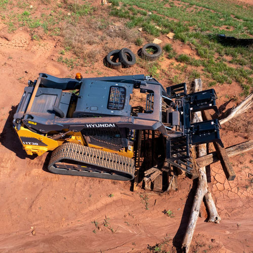 Дизельный компактный гусеничный погрузчик - HT38 - Hyundai Construction Equipment Americas, Inc.