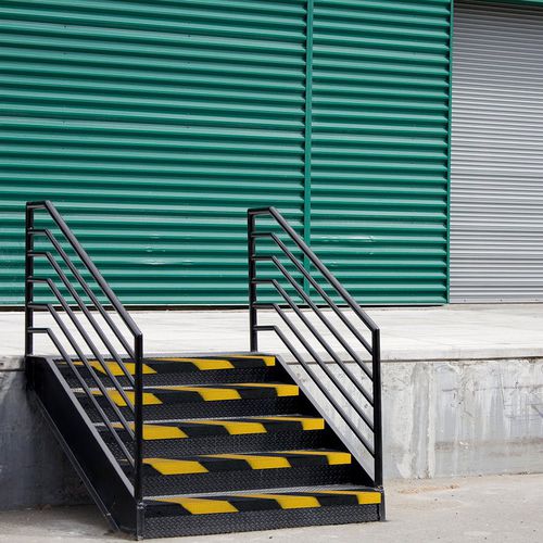 Противоскользящий уголок на ступень - GRP01 series - COBA Europe Ltd