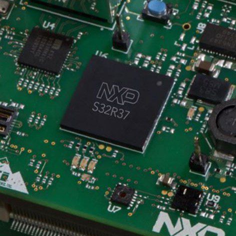 Микроконтроллер 32 бита - S32R37 - NXP Semiconductors - для использования в автомобиле / связной