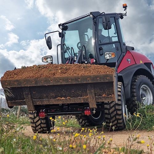 Погрузчик на колесах - V7 - YANMAR COMPACT EQUIPMENT EMEA S.A.S. - шарнирный / компактный