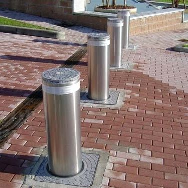 Автоматический выдвижной столб - Wilcox Door Service Inc - гидравлический / из стали