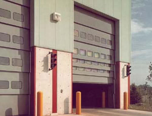 Подъемно-складной ворота - Multiplex - Wilcox Door Service Inc - для наружного использования / промышленный / ветроустойчивый
