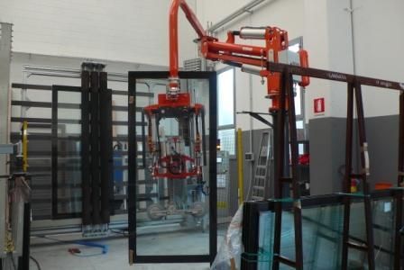 Манипулятор на присоске - ATISMirus 300 - ATIS s.r.l. - для больших стеклянных пластин / для погрузно-разгрузочных работ / шарнирный