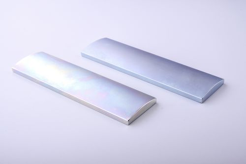 Магнит из NdFeB - 42x10x4.5mm with R15.5 - Magengine GmbH - прямоугольный / для двигателя / для датчика