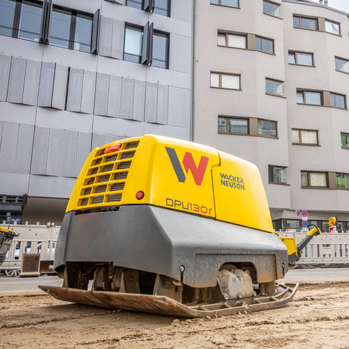 Нереверсивная вибрирующая пластинка - DPU 130Le - Wacker Neuson SE - с дистанционным управлением
