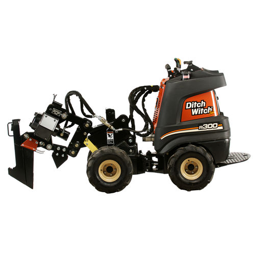 Вибрационный плужный экскаватор с оператором - ZAHN®  - The Charles Machine Works, Inc