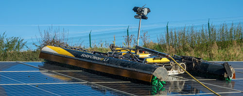 Робот для очистки для солнечных панелей - L1 - SolarCleano SARL - сухая чистка / влажная чистка / мобильный