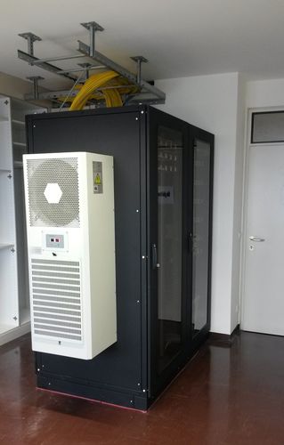 Вертикальный кондиционер для электрического шкафа - Brodinger IT-Sicherheitstechnik e.U. - промышленный / с воздушным конденсатором