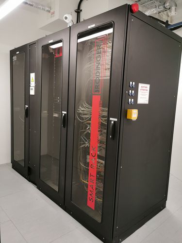 Стойка сервера для центра обработки данных - SMART RACK - Brodinger IT-Sicherheitstechnik e.U. - в виде шкафа / монтированная в стойку / IP54