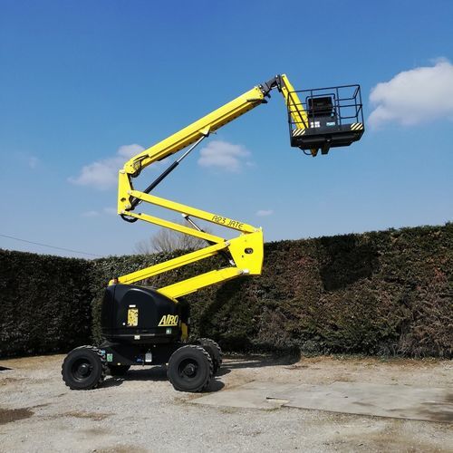 Шарнирный подъемник с питанием от аккумулятора - A23 JRTE - AIRO Industries srl - колесный / самоходный / для внутреннего и внешнего пользования