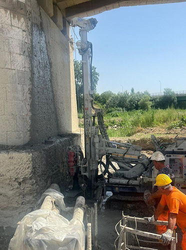 Гусеничная буровая установка - MC 6S - Comacchio - поворотная